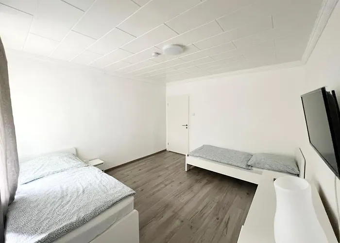 Work & In Apartman *